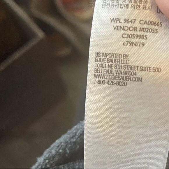 Eddie Bauer Women’s Camp Fleece 1/4 Zip Top in Size XL in Charcoal Gray. - Picture 4 of 7